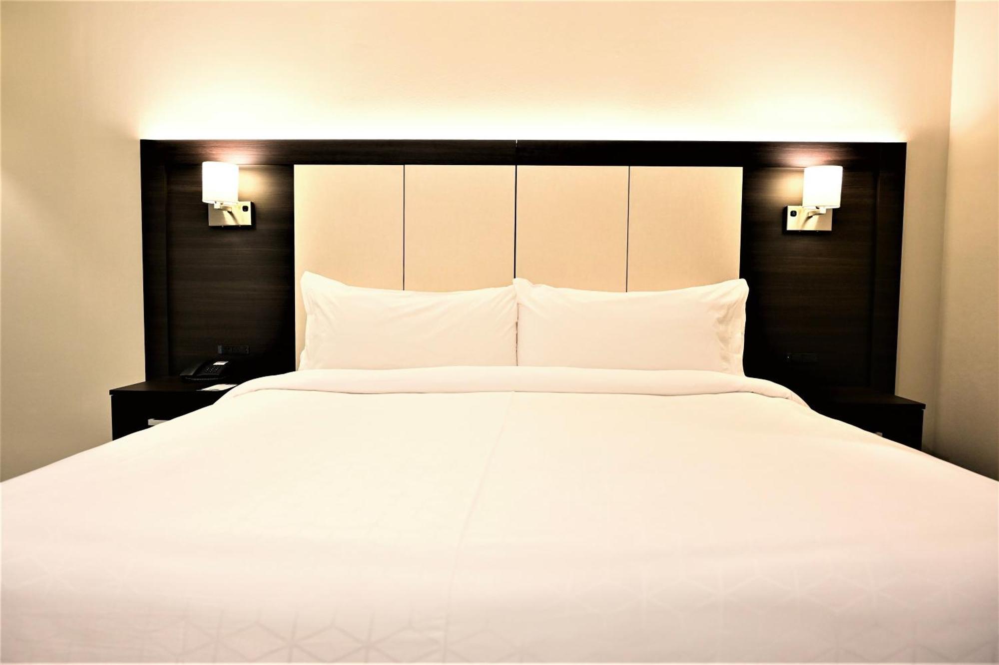 Holiday Inn Express Rosario By Ihg Eksteriør bilde
