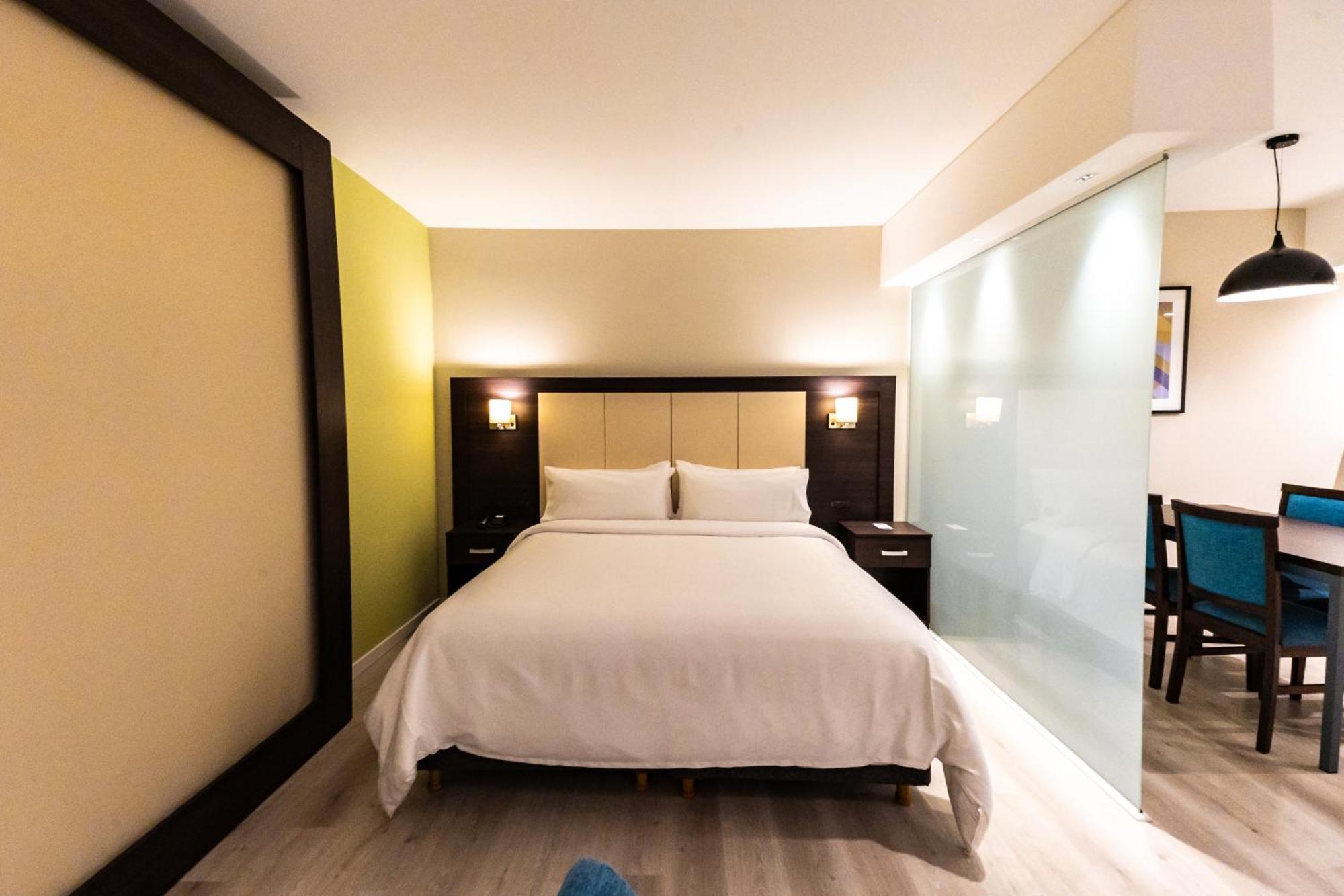 Holiday Inn Express Rosario By Ihg Eksteriør bilde