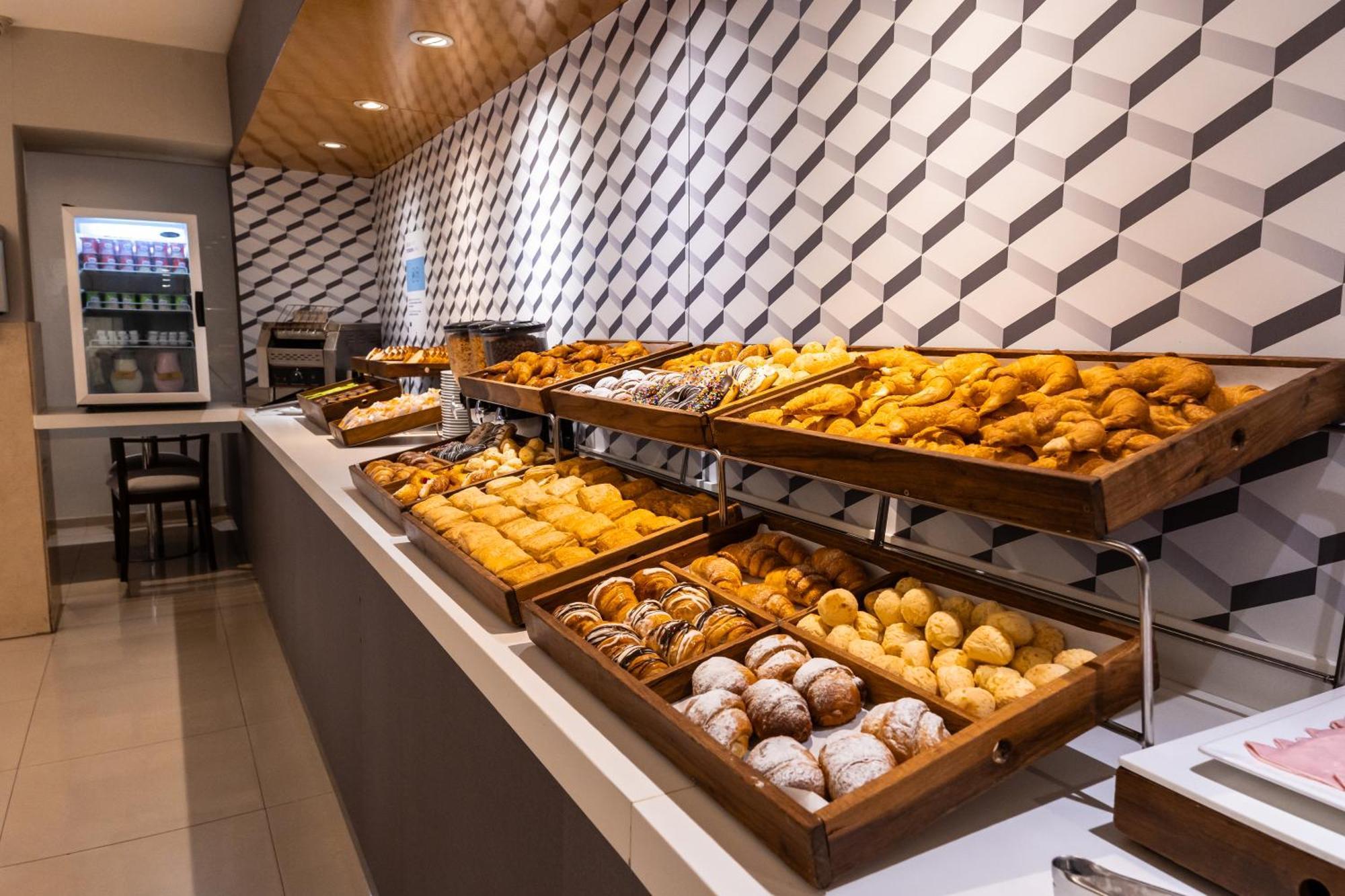 Holiday Inn Express Rosario By Ihg Eksteriør bilde