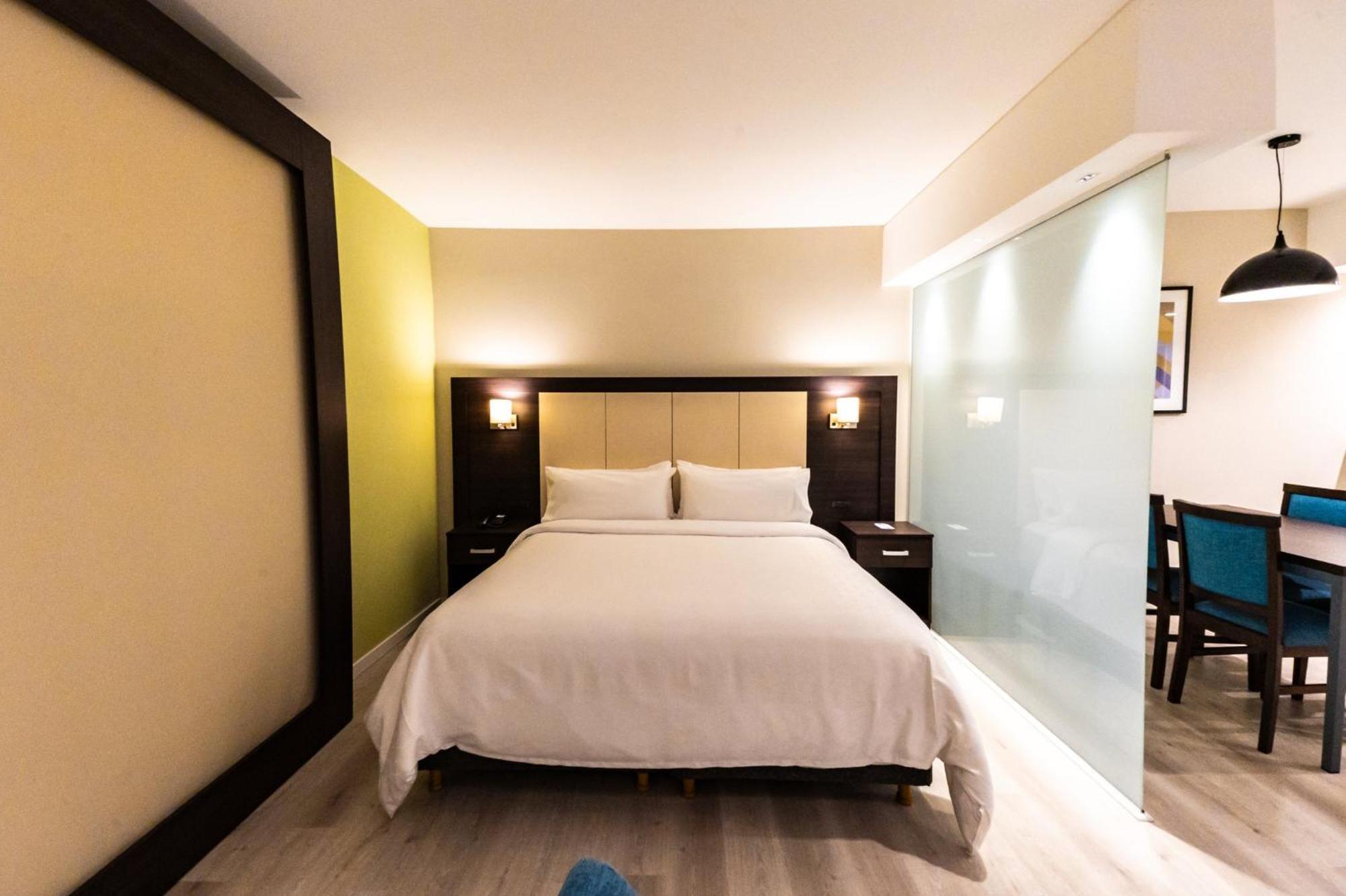 Holiday Inn Express Rosario By Ihg Eksteriør bilde